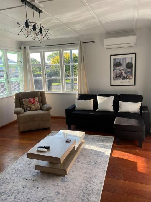 Watts, A Cosy Escape Villa Hamilton Exterior photo